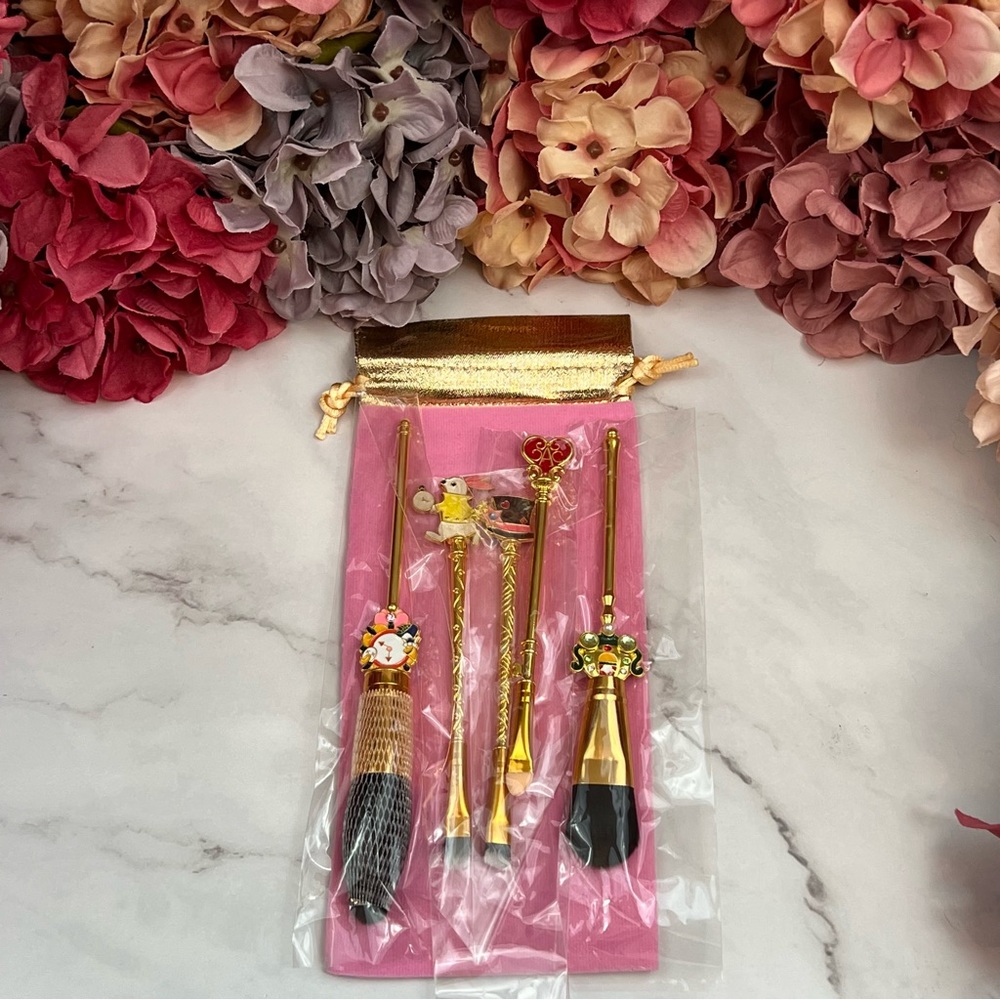 Alice in Wonderland Gold 5 Piece Makeup Brush Set - Picture 13 of 17
